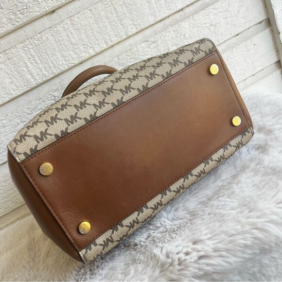 MICHAEL KORS Medium Mercer Heritage Duffle Boston Speedy Monogram Tote Bag - Picture 6 of 12